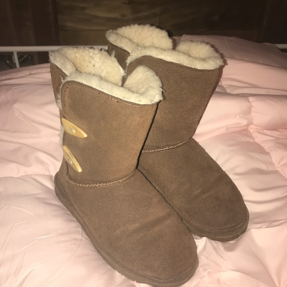Loved brown bear paw boots